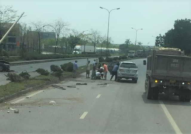  Hiện trường vụ tai nạn giao thông khiến vợ chồng nguyên Bí thư Tỉnh ủy Ninh Bình qua đời - Ảnh 6.