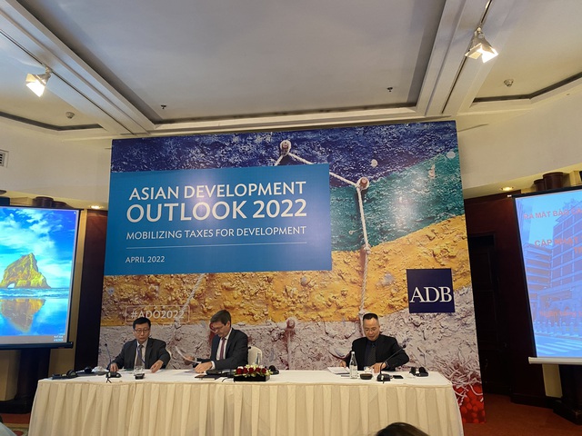 ADB dự báo kinh tế Việt Nam năm 2022 tăng trưởng 6,5%  - Ảnh 1.