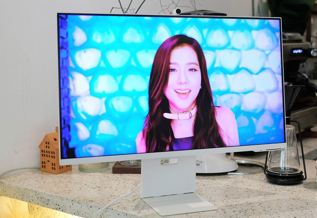 Trải nghiệm màn hình thông minh cao cấp nhất của Samsung: Độ phân giải 4K, có sẵn webcam, thay thế được smart TV - Ảnh 1.