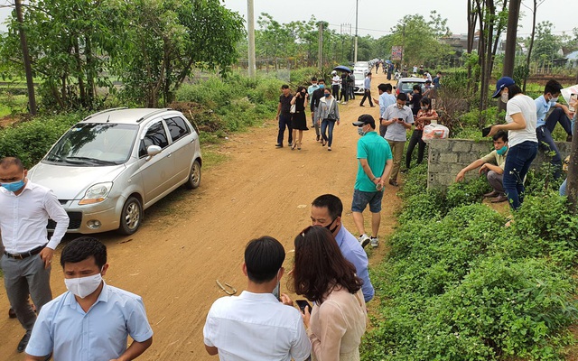 Giá rao bán đất thổ cư các huyện ven Hà Nội và TP.HCM tiếp tục tăng mạnh