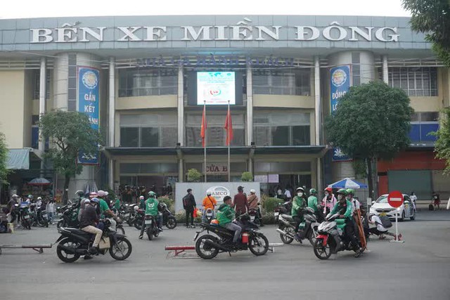  Sài Gòn: kẹt xe tại bến xe, tuyến đường cửa ngõ ngày đầu nghỉ Lễ Giỗ Tổ Hùng Vương  - Ảnh 6.
