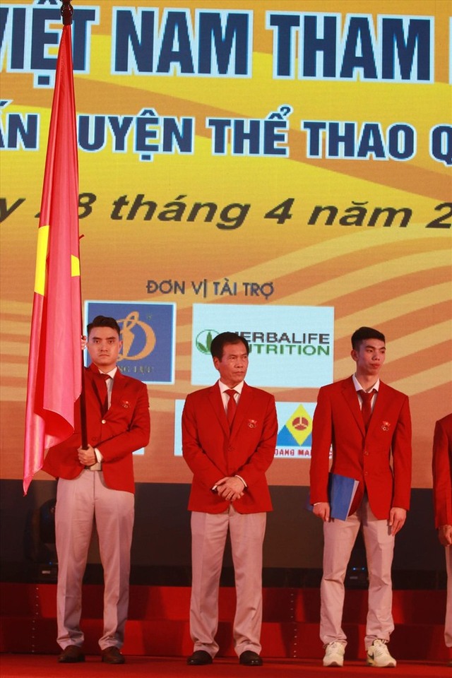 Lý lịch khủng của người cầm cờ may mắn tại SEA Games 31: Hot boy đấu kiếm, là nhà vô địch kiếm chém nam số một Đông Nam Á - Ảnh 1.