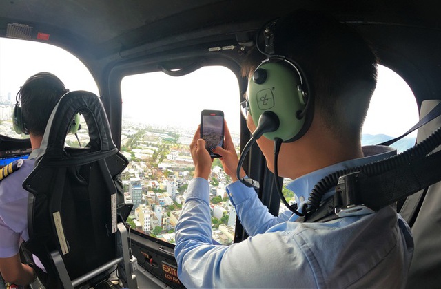  Clip, ảnh: Du khách hào hứng lần đầu trải nghiệm ngắm Đà Nẵng từ trực thăng - Ảnh 12.