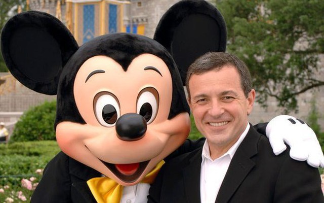 Cậu bé cạo bã kẹo dưới hàng nghìn chiếc bàn trở thành CEO Disney: Lọt top 1% người giàu nhất nhờ thuộc 1% người nỗ lực nhất Cậu bé cạo bã kẹo dưới hàng nghìn chiếc bàn trở thành CEO Disney: Lọt top 1% người giàu nhất nhờ thuộc 1% người nỗ lực nhất