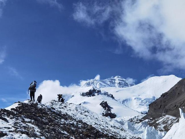  Thu thập hạt giống trên núi cao 5.000m hay hố sâu dưới lòng đất với những rủi ro không ai ngờ - Ảnh 1.