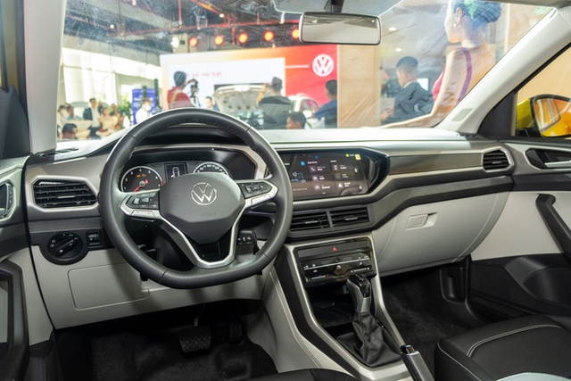 Ra mắt Volkswagen T-Cross 2022 tại Việt Nam: 2 phiên bản, giá cao nhất 1,3 tỷ đồng, tham vọng lấy thị phần của Peugeot 2008 - Ảnh 25.