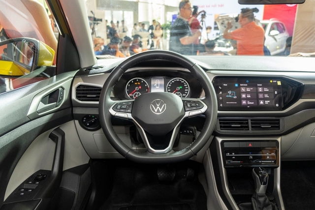 Ra mắt Volkswagen T-Cross 2022 tại Việt Nam: 2 phiên bản, giá cao nhất 1,3 tỷ đồng, tham vọng lấy thị phần của Peugeot 2008 - Ảnh 26.