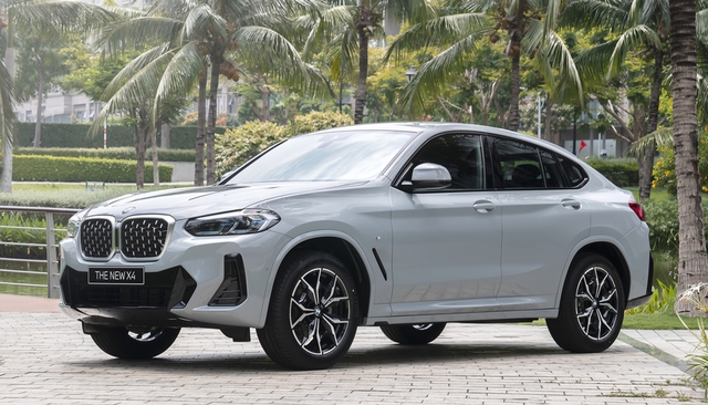 Ảnh thực tế BMW X4 2022 vừa về Việt Nam: Giá 3,279 tỷ, thêm trang bị khủng, còn điểm thua GLC Coupe dù đắt hơn 200 triệu đồng - Ảnh 4.