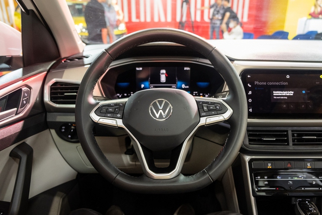 Ra mắt Volkswagen T-Cross 2022 tại Việt Nam: 2 phiên bản, giá cao nhất 1,3 tỷ đồng, tham vọng lấy thị phần của Peugeot 2008 - Ảnh 10.