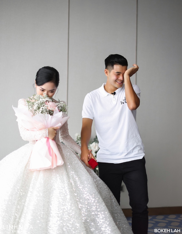  Toàn cảnh đám cưới Hà Đức Chinh - Mai Hà Trang: Không gian tiệc gần 1 tỷ đồng, khách mời toàn ngôi sao, visual cô dâu chú rể hoàn hảo - Ảnh 24.