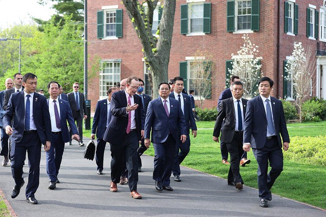 Hai giờ của Thủ tướng Phạm Minh Chính tại Đại học Harvard - Ảnh 1.