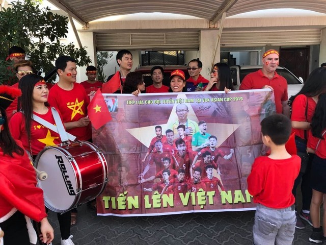 Nữ đại gia Hải Phòng treo thưởng 800 triệu đồng cho hai đội tuyển bóng đá Việt Nam tại SEA Games 31 - Ảnh 1.
