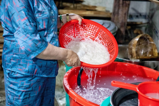 Món bún quậy nức tiếng Phú Quốc luôn gây tranh cãi giữa ngon và khó ăn, nhưng mấy ai biết bà chủ mất 10 năm để hoàn chỉnh hương vị chuẩn - Ảnh 16.