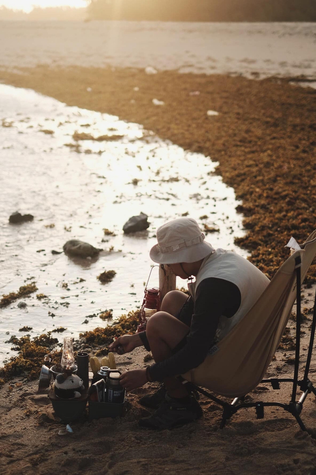 Làng chài ven biển Phú Quý - địa điểm du lịch nổi tiếng đối với giới trẻ gây bất ngờ khi trở thành không gian cầu hôn cực lãng mạn - Ảnh 18.