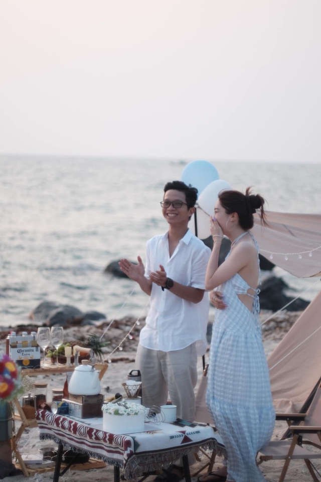 Làng chài ven biển Phú Quý - địa điểm du lịch nổi tiếng đối với giới trẻ gây bất ngờ khi trở thành không gian cầu hôn cực lãng mạn - Ảnh 6.