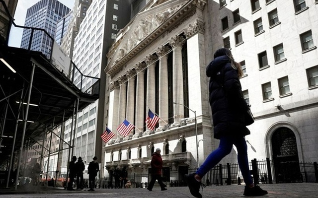 Dow Jones tăng hơn 400 điểm, chứng khoán Mỹ nối dài đà phục hồi