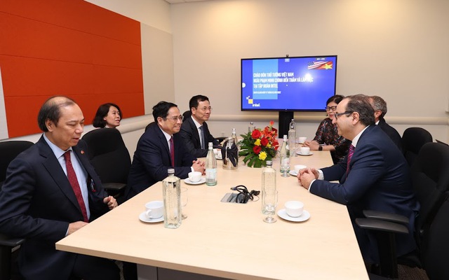 Thủ tướng Phạm Minh Chính thăm, làm việc với Tập đoàn Intel. Ảnh: VGP/Nhật Bắc