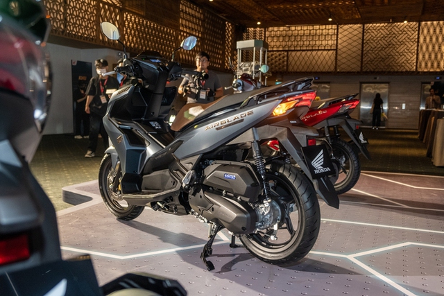 Honda Air Blade 2023 ra mắt Việt Nam: Động cơ 160cc, thêm tiện nghi, áp lực mới cho Yamaha NVX - Ảnh 4.