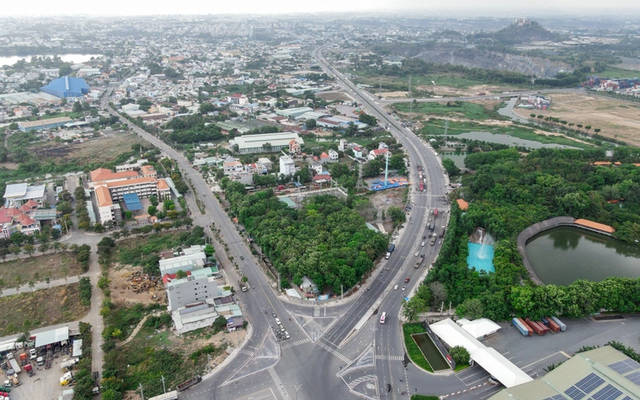 Đường Vành đai 3 TP Hồ Chí Minh mới đưa vào khai thác 1 đoạn dài 16,3km là đoạn Tân Vạn - Bình Chuẩn. (Ảnh: Dân trí)