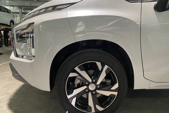 Mitsubishi Xpander 2022 xuất hiện tại đại lý: Đã có phanh tay điện tử, ra mắt tháng sau tại Việt Nam - Ảnh 3.