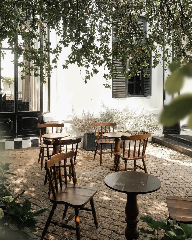 6 quán cà phê view đẹp vừa chụp hình sống ảo vừa tìm hiểu thưởng thức văn hoá xưa tại Sài Gòn - Ảnh 7.