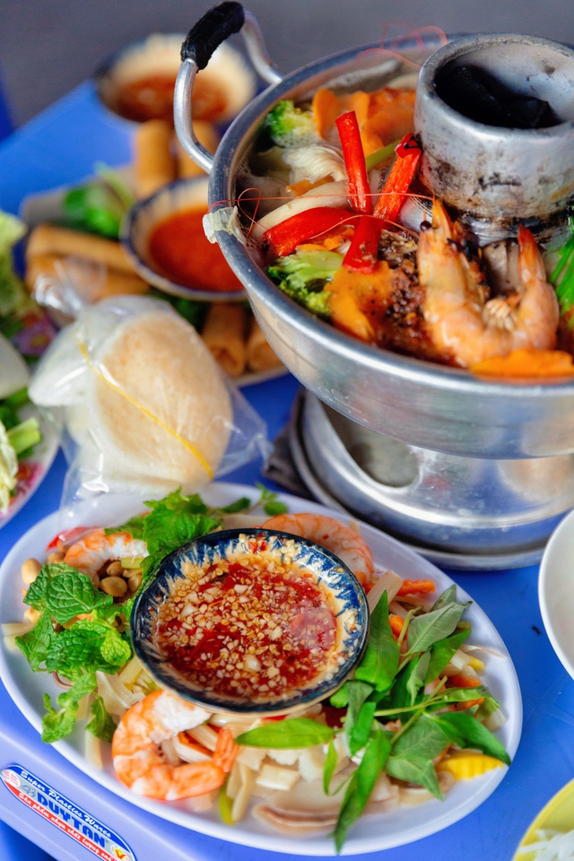Lẩu cù lao - món đặc sản trong các tiệc cưới của người miền Tây giúp một quán ăn tại Sài Gòn hút hàng trăm lượt khách tìm tới mỗi ngày! - Ảnh 14.