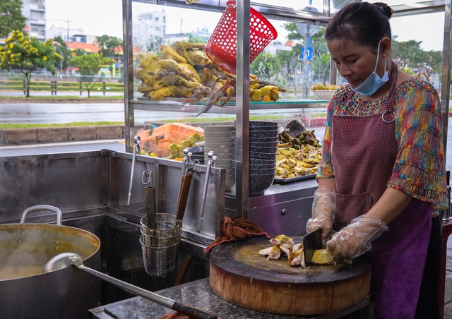 Quán cà ri gia truyền 3 đời không bỏ muối, mỗi ngày bán hơn 100 kg thịt gà - vịt  - Ảnh 2.