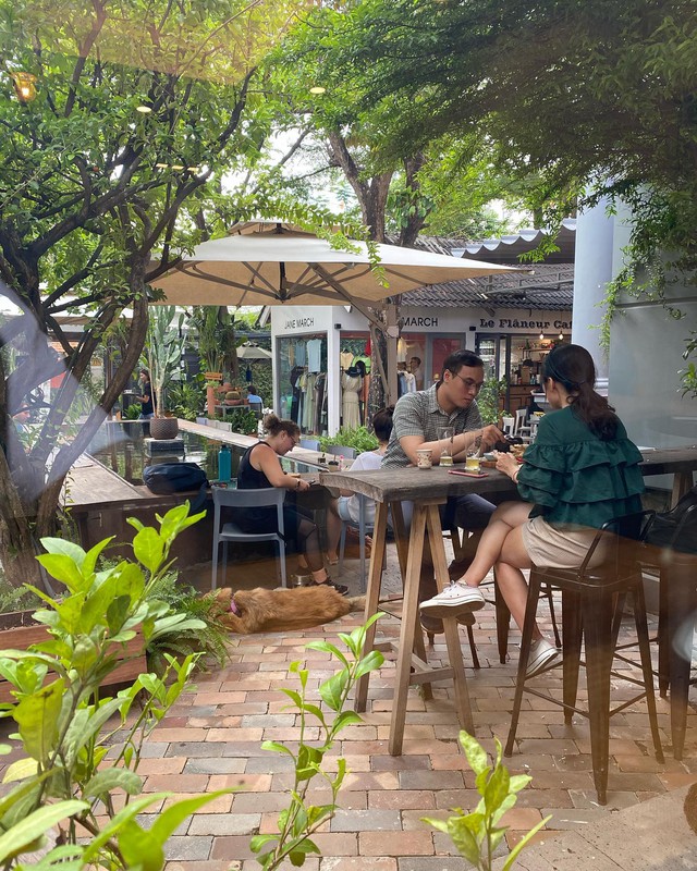 Đi cà phê để tìm cảm giác như đi du lịch - nhu cầu giải tỏa mới, khiến các quán cà phê đẹp như resort tại Sài Gòn luôn kín lịch mỗi cuối tuần - Ảnh 22.