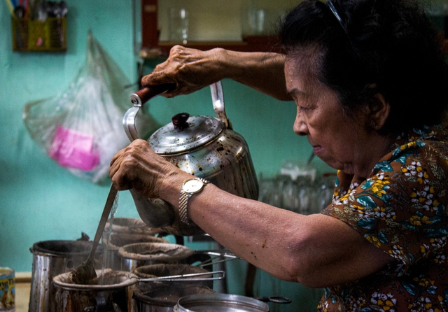  Quán cà phê vợt cuối cùng ở Biên Hòa: Chốn đi về của khách ruột suốt 35 năm - Ảnh 3.