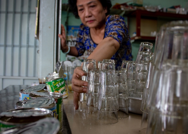  Quán cà phê vợt cuối cùng ở Biên Hòa: Chốn đi về của khách ruột suốt 35 năm - Ảnh 8.