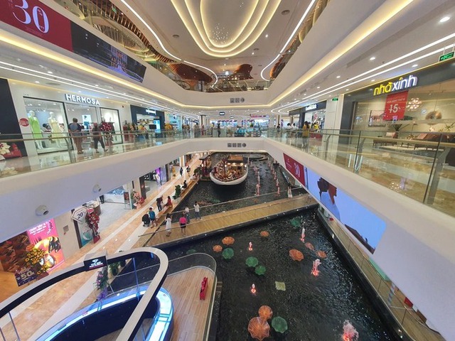 Mục sở thị TTTM Vincom Mega Mall Smart City mới khai trương: điểm vui chơi ‘thế hệ mới’ cho giới trẻ, check-in sang chảnh, muốn gì cũng có - Ảnh 1.