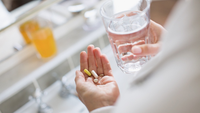 4 loại vitamin không nên lạm dụng quá mức: Toàn những loại quen mặt, cẩn thận kẻo tác dụng ngược  - Ảnh 2.