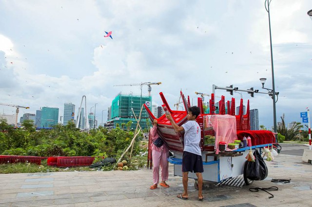 Chùm ảnh: Choáng với cảnh rác thải tràn ngập khu đất “triệu đô” Thủ Thiêm - Ảnh 23.