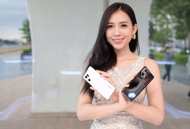 Mẫu smartphone cao cấp nhất của Oppo ra mắt tại Việt Nam, dùng chất liệu gốm, camera kết hợp Hasselblad, giá ngang iPhone 13 Pro Max - Ảnh 1.