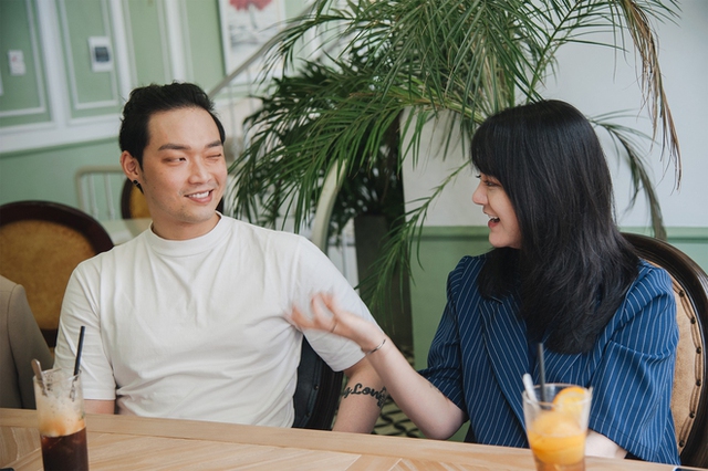 Yêu nhau 9 năm, chơi TikTok 2 năm, ‘ông hoàng, bà hoàng quảng cáo’ triệu view Thủng Long Family: Tôi nghĩ chẳng có ai ‘dại’ đi từ chối lợi ích kinh tế cả - Ảnh 2. Yêu nhau 9 năm, chơi TikTok 2 năm, ‘ông hoàng, bà hoàng quảng cáo’ triệu view Thủng Long Family: Tôi nghĩ chẳng có ai ‘dại’ đi từ chối lợi ích kinh tế cả - Ảnh 2.