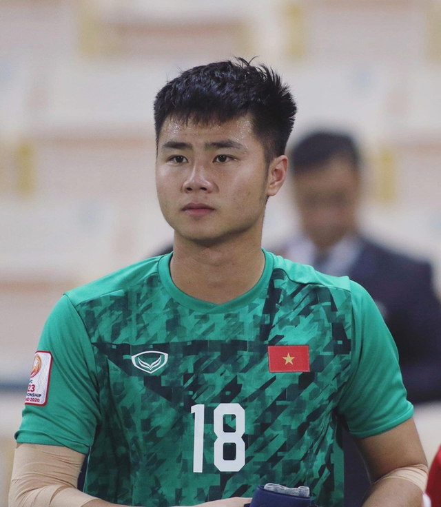 Điểm danh dàn nam thần U23 Việt Nam đổ bộ SEA Games 31: Cao 1m8 trở lên, đẹp trai miễn bàn! - Ảnh 11. Điểm danh dàn nam thần U23 Việt Nam đổ bộ SEA Games 31: Cao 1m8 trở lên, đẹp trai miễn bàn! - Ảnh 11.