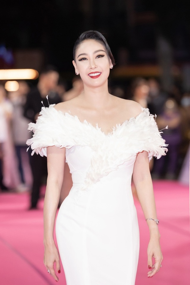  BGK Miss World Vietnam 2022 không chỉ đẹp mà còn có profile cực đỉnh: Người sở hữu IELTS 7.5, người thuộc dòng dõi hoàng tộc - Ảnh 12.