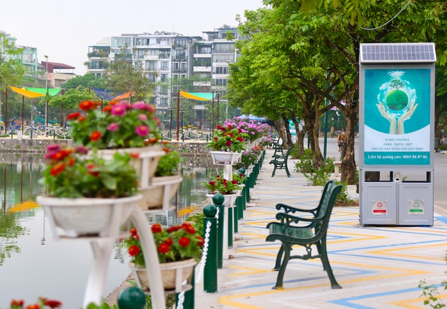 Hà Nội ‘nở rộ phố đi bộ: Chốn vui chơi cuối tuần cho người dân ngày càng đa dạng - Ảnh 6. Hà Nội ‘nở rộ phố đi bộ: Chốn vui chơi cuối tuần cho người dân ngày càng đa dạng - Ảnh 6.