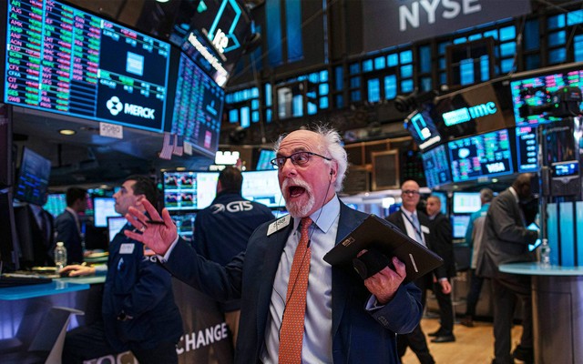 Chứng khoán Mỹ 'bừng tỉnh', Dow Jones bật tăng hơn 900 điểm sau quyết định tăng lãi suất của Fed