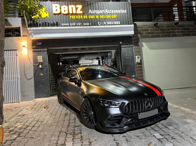 Chơi hàng hiếm chưa đủ, Phương Trinh Jolie và Lý Bình chi hàng trăm triệu độ Mercedes-AMG GT 53 với gói Brabus độc nhất Việt Nam - Ảnh 2.