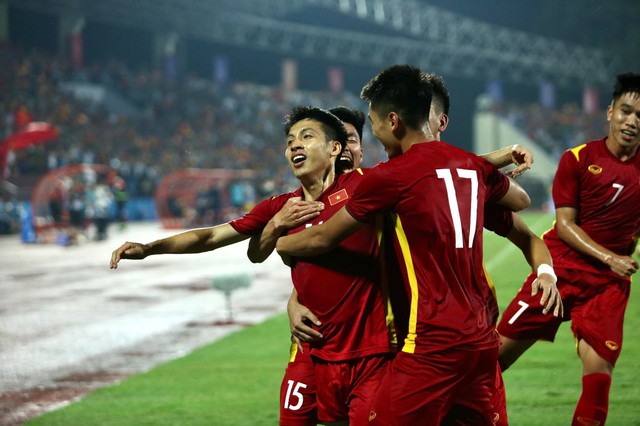 Chùm ảnh: U23 Việt Nam đè bẹp U23 Indonesia trong ngày mở màn SEA Games 31 - Ảnh 12.