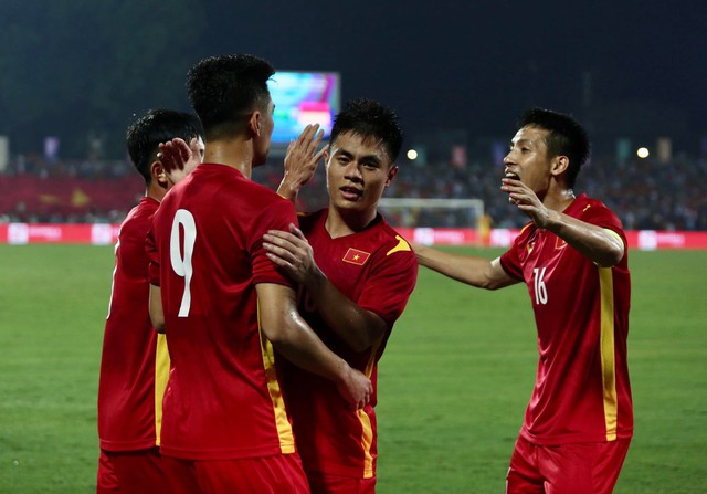  Tiến Linh ăn mừng cực chất khi mở tài khoản bàn thắng cho U23 Việt Nam tại SEA Games 31 - Ảnh 14.