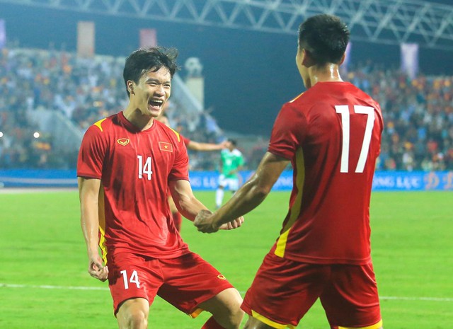  Tiến Linh ăn mừng cực chất khi mở tài khoản bàn thắng cho U23 Việt Nam tại SEA Games 31 - Ảnh 15.
