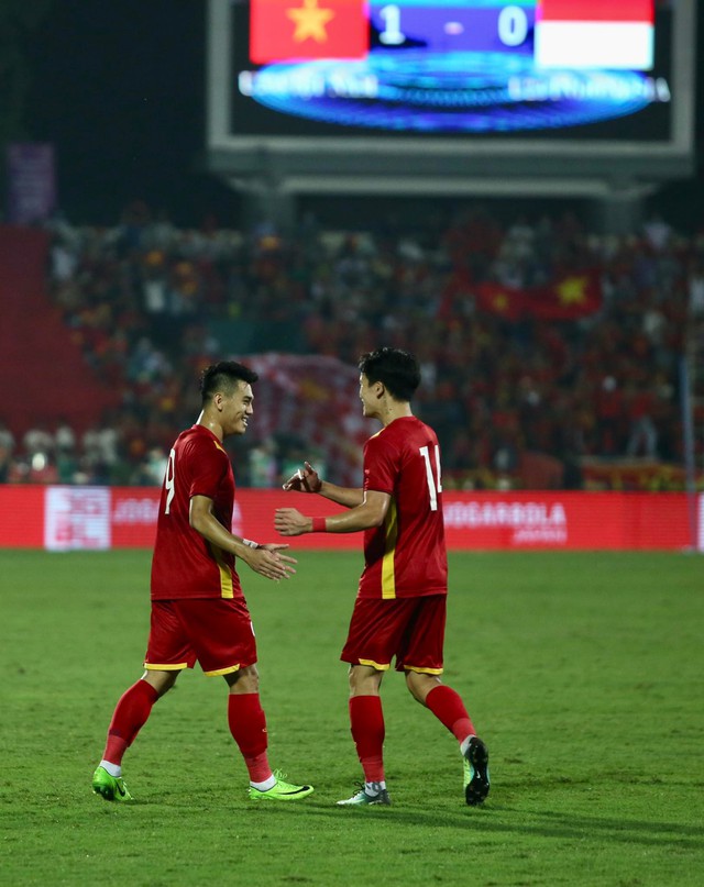  Tiến Linh ăn mừng cực chất khi mở tài khoản bàn thắng cho U23 Việt Nam tại SEA Games 31 - Ảnh 16.