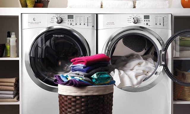 Nên giặt quần áo bằng nước nóng hay nước lạnh? Bạn sẽ giật mình biết đáp án, chuyện đơn giản nhưng nhà nào cũng mắc lỗi suốt hàng chục năm  - Ảnh 1.