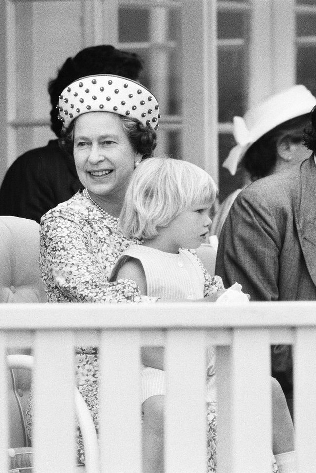 Nữ hoàng Elizabeth II: Nàng công chúa bản lĩnh với bước ngoặt lịch sử lên ngôi vương, 70 năm thăng trầm với nhiều dấu ấn khó phai - Ảnh 13.
