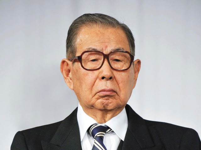 10 tỷ phú giàu nhất Nhật Bản 2022: Ông chủ Uniqlo vượt nhà sáng lập SoftBank - Ảnh 8.