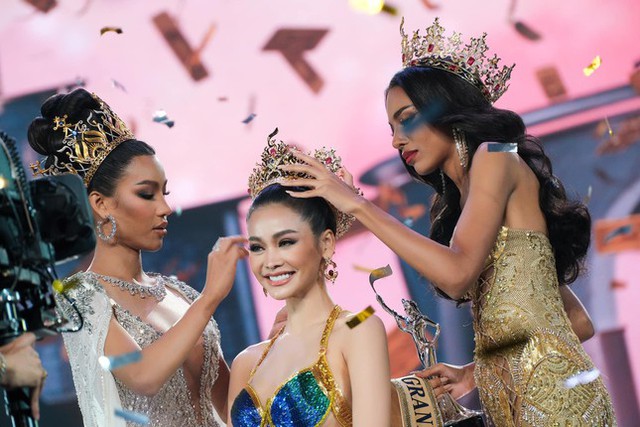 Clip Thùy Tiên song ca cùng Hoa hậu Hòa bình Thái Lan gây ‘bão’ mạng - Ảnh 3.