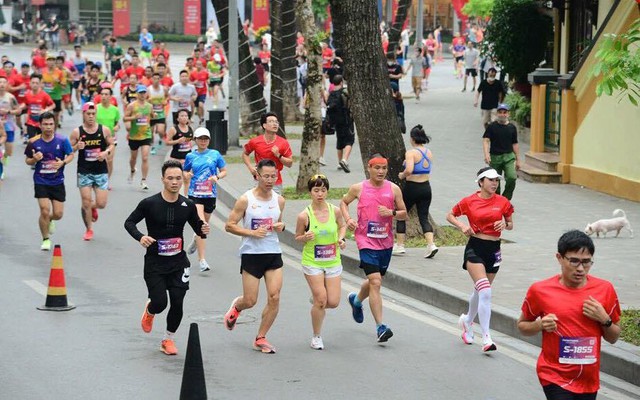 Bất thình lình ngã gục trên đường chạy, Giám đốc BV Thể thao cảnh báo sai lầm runner nghiệp dư thường gặp