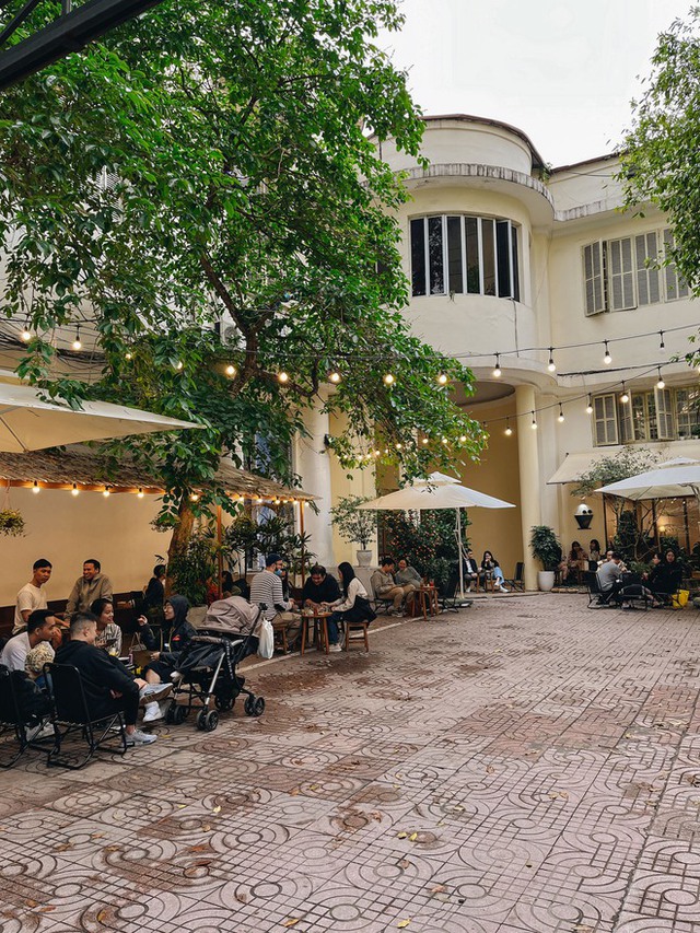 Hà Nội có những quán cà phê “mọc” lên ở nơi không ngờ tới, vị trí đắc địa mang đến lợi ích vô tiền khoáng hậu - Ảnh 16.